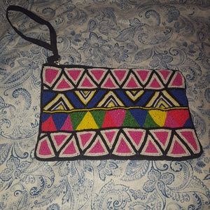 Clutch with multicolor beads
